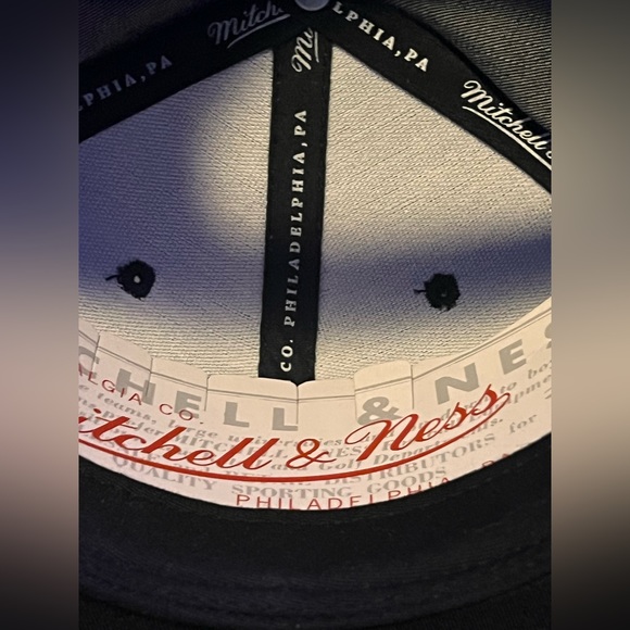 Cleveland Cavaliers SnapBack hat by Mitchell & Ness - Picture 3 of 8